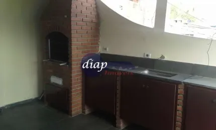 Ótima casa no jardim santo andré com 2 dormitórios, cozinha, sala, 2 banheiros, sendo 1 interno e 1 externo, uma área em cima da lavanderia com 1 chur