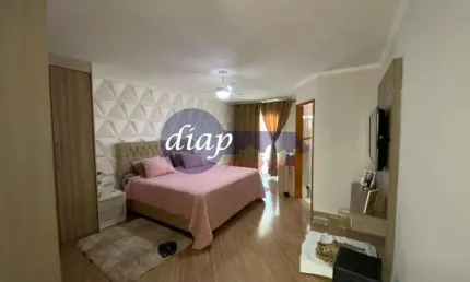 Lindo sobrado na vila alpina com 4 dormitórios, sendo 2 suítes e 3 dos dormitórios são planejados, sala ampla e planejada, cozinha com armários embuti