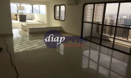 Linda cobertura duplex com 4 quartos, sendo 2 com suítes com armários embutidos, quarto de empregada, 8 banheiros, sala de estar, sala de jantar, sala