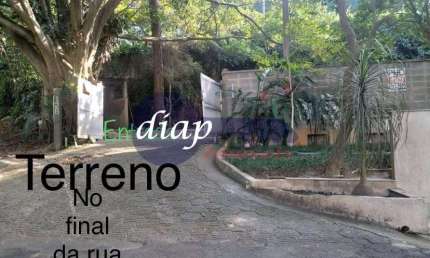 Excelente terreno na vila Lusitânia com 458 metros quadrados de área total, muito espaçoso e bem localizado no final de uma rua sem saída e muito tran