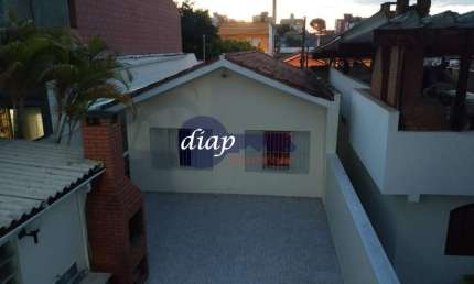 Excelente oportunidade!!! Duas casas lindas no bairro de Santa Terezinha, separadas com entradas distintas, ambas com 2 dormitórios planejados, sala a