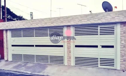 Excelente casa térrea em Chácara Sergipe, com 3 dormitórios, sala dois ambientes, 2 banheiros no total, 3 vagas de garagem com portão automático, quin