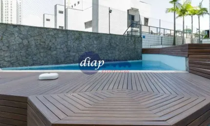Lindo apartamento no condomínio Royal Towers, com 3 dormitórios e 3 suítes com armários embutidos, banheira de hidromassagem em uma das suítes, 4 banh