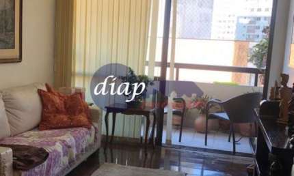 Belíssimo apartamento no condomínio Villa Carolina com 4 dormitórios, sendo 1 suíte com banheira e com sacada, banheiro social, lavabo e banheiro de s