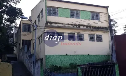 Prédio c/ mais de 10 Salas ideal para Escola - Pátio interno Prédio c/ 6 Áreas Residenciais Necessita Reforma Área ideal: para Colégio / Creche EMEI /