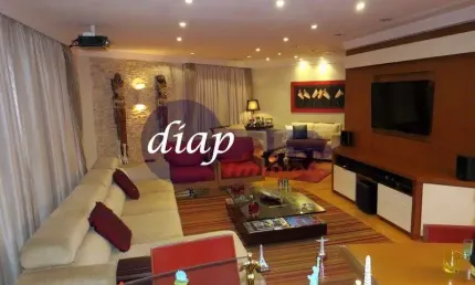 Apartamento alto padrão, 1 por andar com ótima localização, 4 dormitórios sendo 3 suítes (1 master com closet), condomínio com lazer completo
