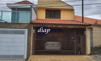 Lindo sobrado com 3 quartos, 2 banheiros, 2 salas, copa, cozinha planejada, lavanderia, área superior, garagem p/ 2 carros. valor porteira fechada. (t