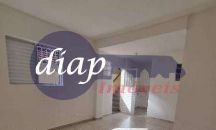 Ótima oportunidade para renda!!! Imóvel na Vila Oratório com 4 casas no quintal e 1 loja com banheiro na frente, todas reformadas e alugadas no moment