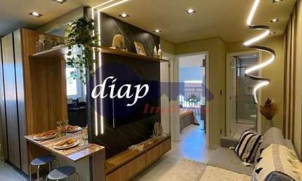 Apartamentos com 1 e 2 quartos, com revestimento em porcelanato, em prédio com área de lazer. Localizado em um bairro tranquilo e com fácil acesso a t