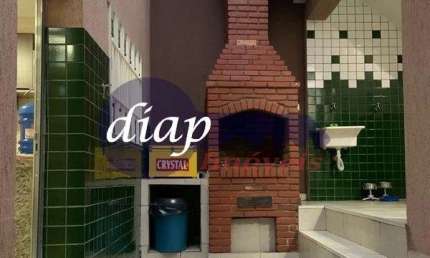 Excelente sobrado na Vila Brasil com 2 dormitórios, sendo 2 suítes, copa e cozinha planejada, sala de estar com acabamento fino todo no porcelanato e