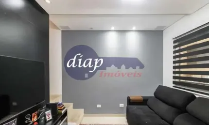 Lindo sobrado com 63 m² divididos em 2 dormitórios, sendo 1 suíte, lavabo, sala, cozinha, vaga coberta, área de serviço e varanda. imóvel em uma excel