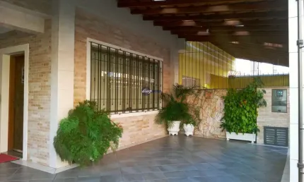 Excelente sobrado no bairro tatuapé com 3 dormitórios, sendo 1 suíte com closet, cozinha planejada, sala para dois ambientes, 1 banheiro e 1 lavabo, l
