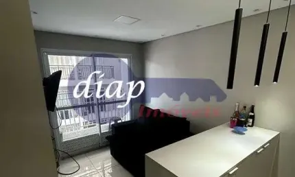 Ótimo apartamento na vila ré com 2 dormitórios, sendo 1 com armários planejados com closet, escritório, cozinha planejada, sala de estar com sacada e
