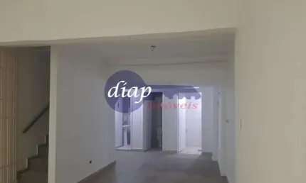 Excelente sobrado comercial na Vila Gomes Cardim com 3 dormitórios, amplo salão no térreo, 3 banheiros, depósito, 3 salas, varanda coberta e cozinha a