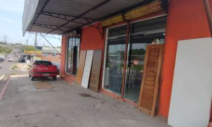 Imóvel de esquina na Av das Torres com  R. Conde de Itagua - Pontos comerciais e Casa com terreno amplo