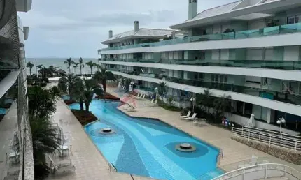 REQUINTE E SOFISTICAÇÃO NA BEIRA DA PRAIA  - 3 SUÍTES - CONDOMÍNIO CLUBE