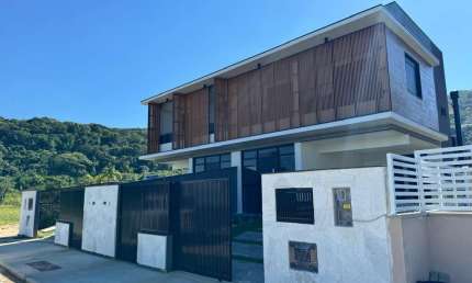 Casa para Venda em Florianópolis, Rio Tavares, 3 dormitórios, 1 suíte, 3 banheiros, 2 vagas