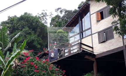 Casa à Venda em Condomínio na Serra da Cantareira - Oportunidade! 3 Suítes, 2 Salas  Parque Petrópolis 4a. Seção  2 Vagas