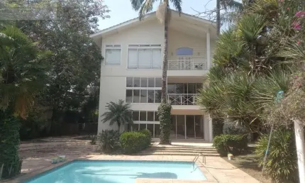 Magnífica residência de luxo na serra da cantareira: 4 quartos, 4 suítes, 5 salas, 10 banheiros, 5 vagas de garagem, 700m²