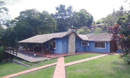 Impecável residência na Serra da Cantareira, Mairiporã-SP: 4 quartos, 4 suítes, 3 salas, 6 banheiros, 3 vagas, 230m².