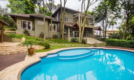 Casa de luxo em condomínio na serra da cantareira:  4 suítes, 5 salas, 6 vagas, lazer completo, ac 475m². venha conferir!