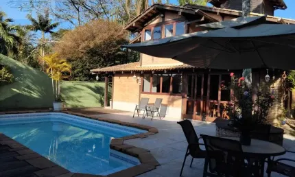 Casa à venda na serra da cantareira-sp, parque petrópolis paulista: 3 quartos, 3 suítes, 3 salas, 4 banheiros, 3 vagas, 280m².