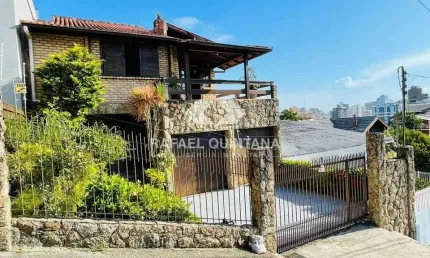 Casa à venda, 3 quartos sendo 1 suíte, 2 vagas, 390m², centro, florianópolis - sc