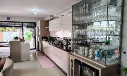 Casa à Venda, 3 Quartos sendo 3 suítes, 2 Vagas, Cachoeira do Bom Jesus, Florianópolis - SC