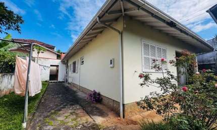 Casa à Venda, 2 Quartos, 3 Vagas, Terreno 297,50m², Itaguaçu, Florianópolis - SC