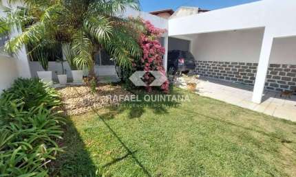 Casa 3 Quartos sendo 1 Suíte, 2 Vagas, em Barreiros, SJ, com 3 quartos sendo 1 suíte, 220m² Privativos e  380m² de Terreno