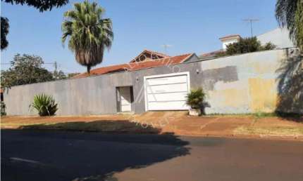 Casa para venda em Parque Residencial Lagoinha de 200.00m² com 4 Quartos, 2 Suites e 4 Garagens