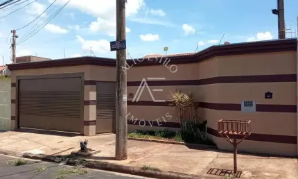 Casa para venda em Parque Residencial Cândido Portinari de 200.00m² com 3 Quartos, 1 Suite e 4 Garagens