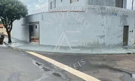 Sobrado para venda em Parque Dos Flamboyans de 173.00m² com 4 Quartos e 4 Garagens