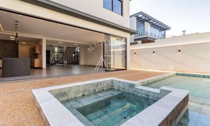 Casa de Condomínio para venda em Residencial E Empresarial Alphaville de 353.00m² com 4 Quartos, 4 Suites e 6 Garagens