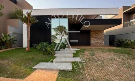 Casa de Condomínio para venda em Residencial E Empresarial Alphaville de 267.00m² com 3 Quartos, 3 Suites e 4 Garagens