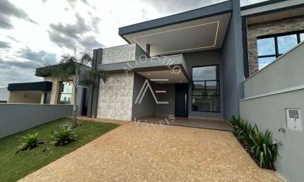 Casa para venda em Condomínio Itamaraty de 150.00m² com 3 Quartos, 3 Suites e 4 Garagens