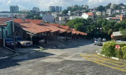 LINDA CASA EM CONDOMÍNIO NO JD. SANTO ANTÔNIO - OSASCO