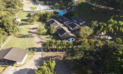 Chácara com 24 chalés à venda de 41430 m² no Jardim Estância Brasil em Atibaia/SP - CH0110