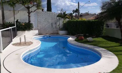 Casa com 4 dormitórios à venda de 550 m² no Jardim Itaperi em Atibaia/SP - CA0820