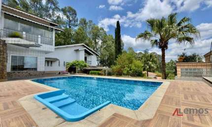 Casa com 3 dormitórios à venda de 415 m² no condomínio Portal das Hortências em Atibaia/SP - CA3824