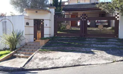 Casa com 3 dormitórios à venda de  216 m² no condomínio Arco Iris em Atibaia/SP - CA2950