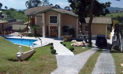 Casa com 3 suítes à venda de 400 m² na  Vila Santista em Atibaia/SP - CA1847