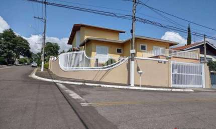 Casa com 3 dormitórios à venda, no bairro Loanda em Atibaia/SP - CA3740