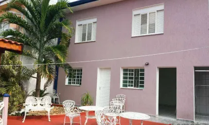 Casa com 3 dormitórios, sendo 02 suítes à venda, no Centro - Atibaia/SP - CA4240
