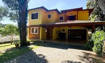 Casa à venda, 400 m² por R$ 2.500.000,00 - Clube da Montanha - Atibaia/SP
