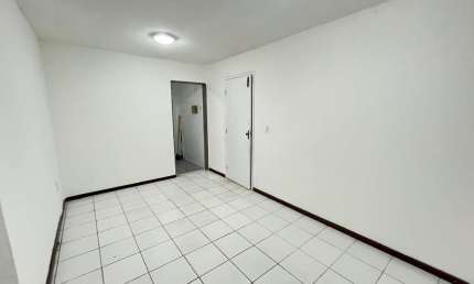 Apartamento com 2 quartos à venda em Caji, Lauro de Freitas , 57 m2 por R$ 140.000