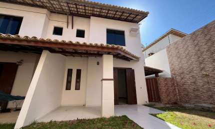 Casa com 4 quartos para alugar no Buraquinho, Lauro de Freitas  por R$ 3.500