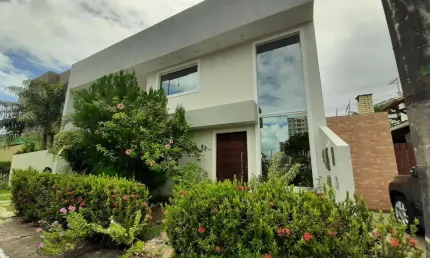 Casa com 5 quartos à venda no Centro, Lauro de Freitas , 250 m2 por R$ 1.300.000