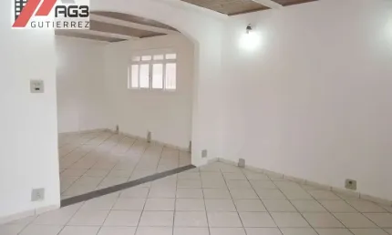 Casa comercial com 5 salas, 3 banheiros, 3 vagas e câmeras na pompeia