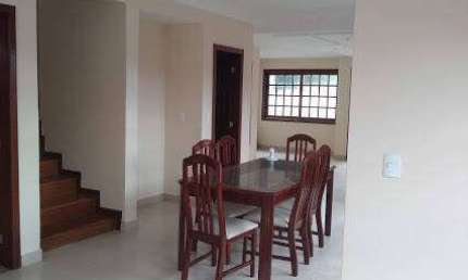 Flamboyant: excelente casa de 03 quartos, quintal frente e fundos
